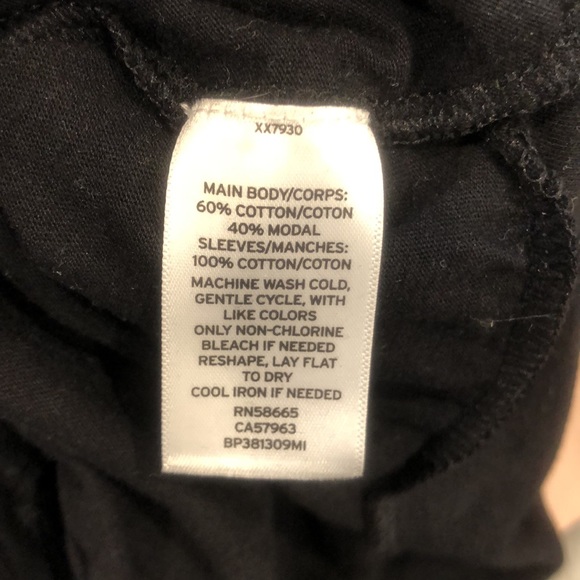 2 Ruffle sleeve tops - Picture 6 of 6